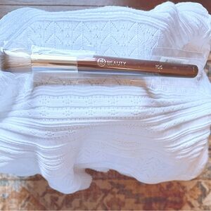 Luxurious Beauty Makeup Brush BK